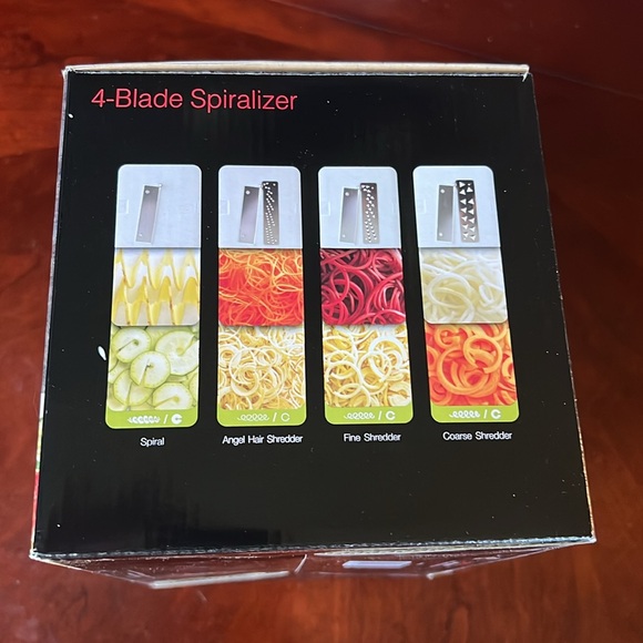 Paderno 4-Blade Spiralizer - Picture 4 of 7